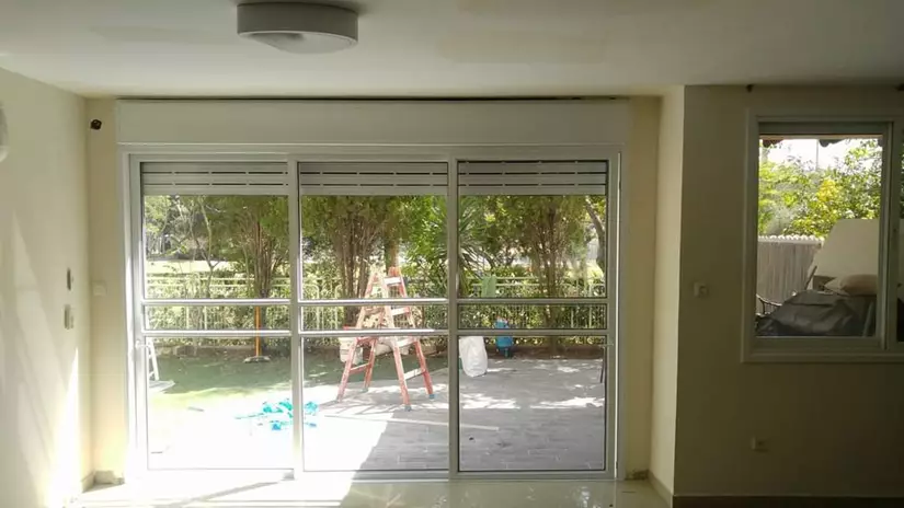 התקנת חלונות יציאה למרפסת